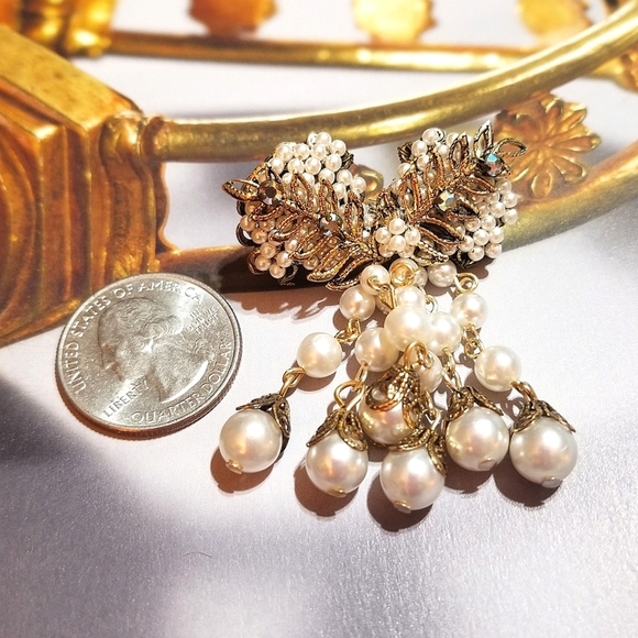 Vintage Haskell-Like Cascading Pearls Brooch - Picture 3 of 8